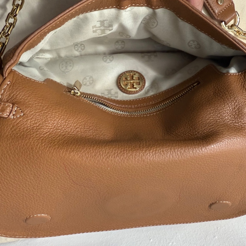 Tory Burch Amanda Crossbody Purse - Picture 5 of 9